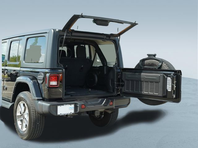 Used 2022 Jeep Wrangler Unlimited Sahara w/ Dual Top Group image 17