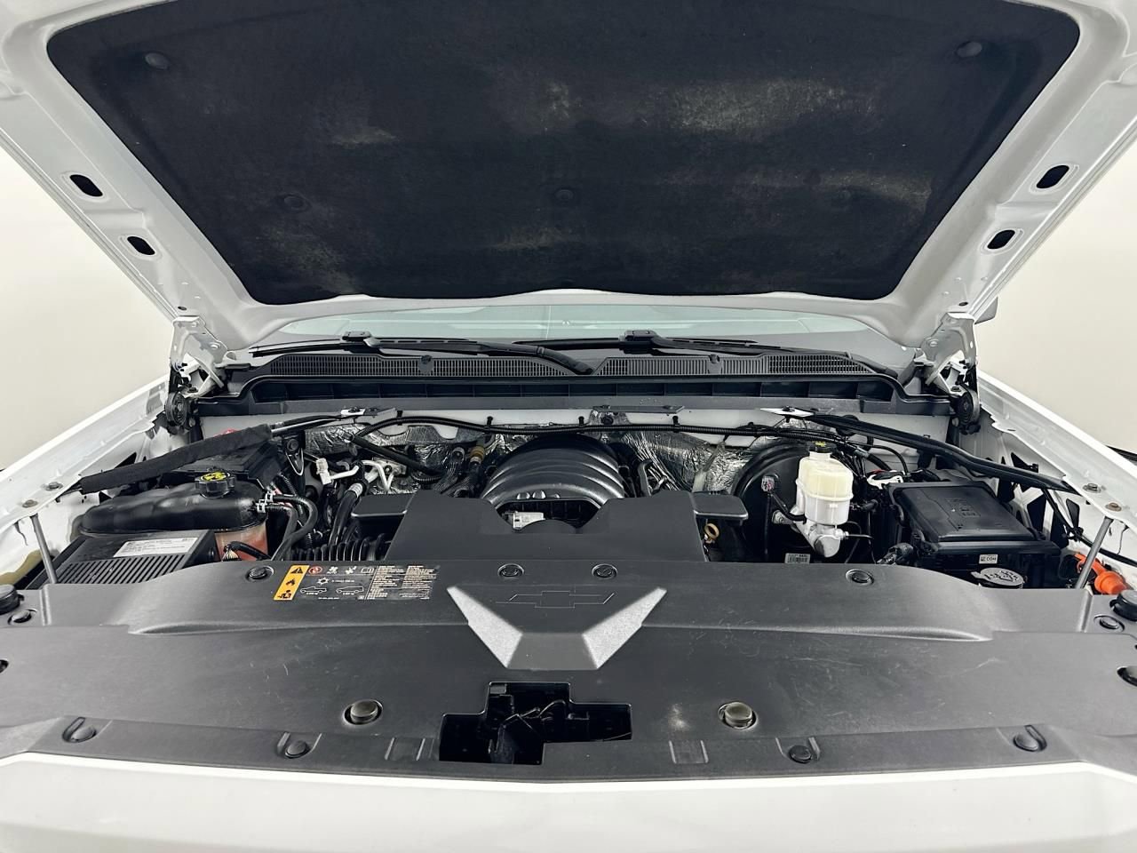 Used 2017 Chevrolet Silverado 1500 Custom w/ Custom Convenience Package AWD/4WD image 38