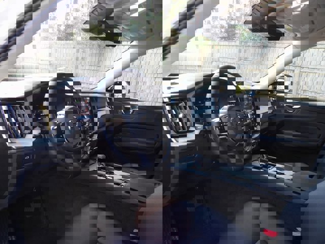 Certified 2025 Volvo XC60 B5 Plus image 8