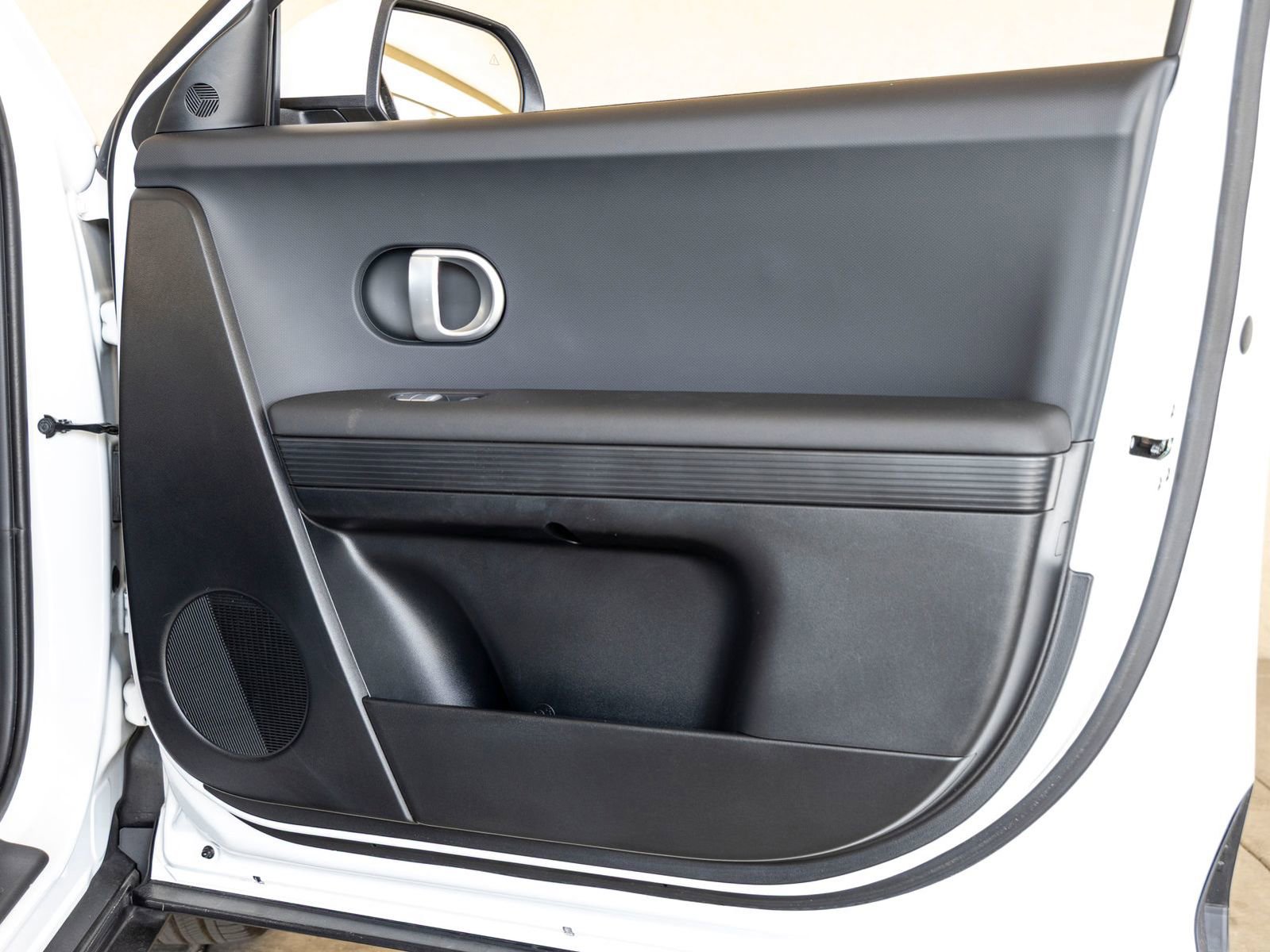 Used 2024 Hyundai Ioniq 5 SE RWD image 25