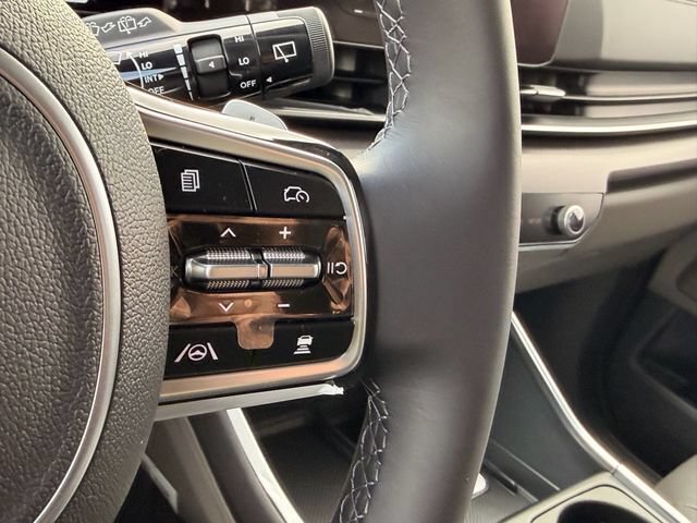 New 2026 Kia Carnival EX FWD image 18