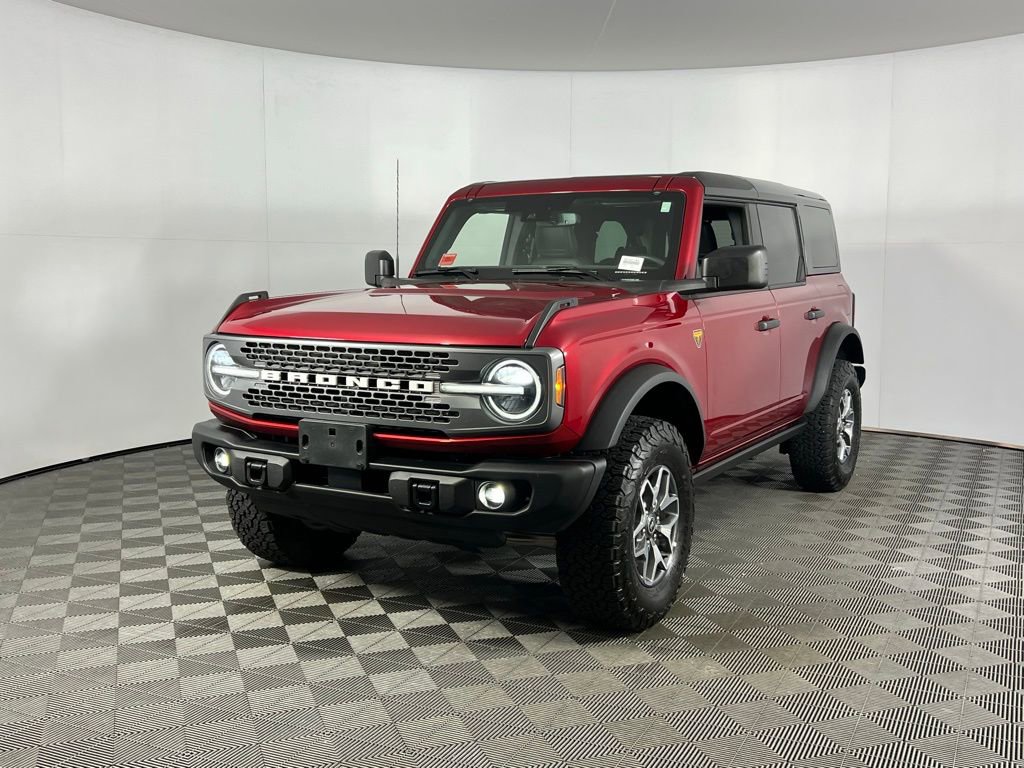 Used 2025 Ford Bronco Badlands image 3