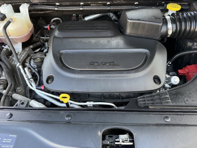 Used 2022 Chrysler Voyager LX FWD image 32