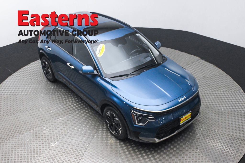 Used 2023 Kia Niro Wave w/ Wave Preserve Package image 3