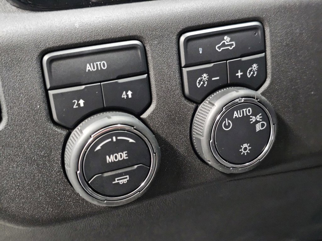 Used 2024 Chevrolet Silverado 1500 LT AWD/4WD image 32