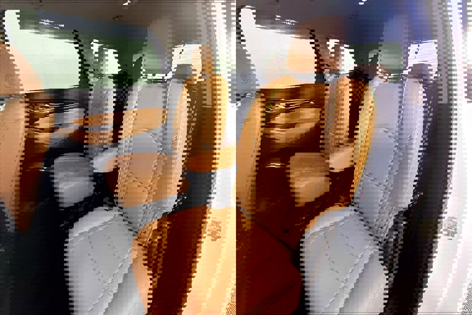 Used 2018 Buick Enclave Essence FWD image 17