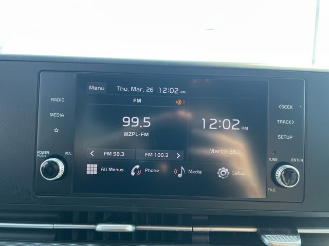 Used 2024 Kia Carnival LX image 17