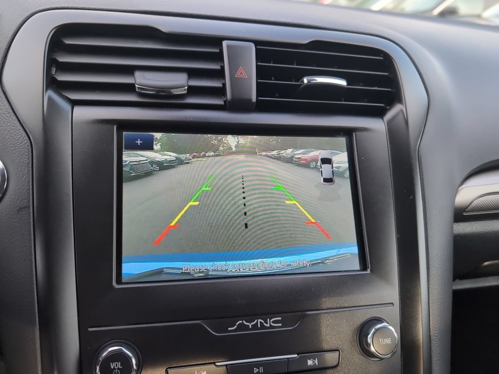 Used 2019 Ford Fusion SE w/ Equipment Group 151A FWD image 19