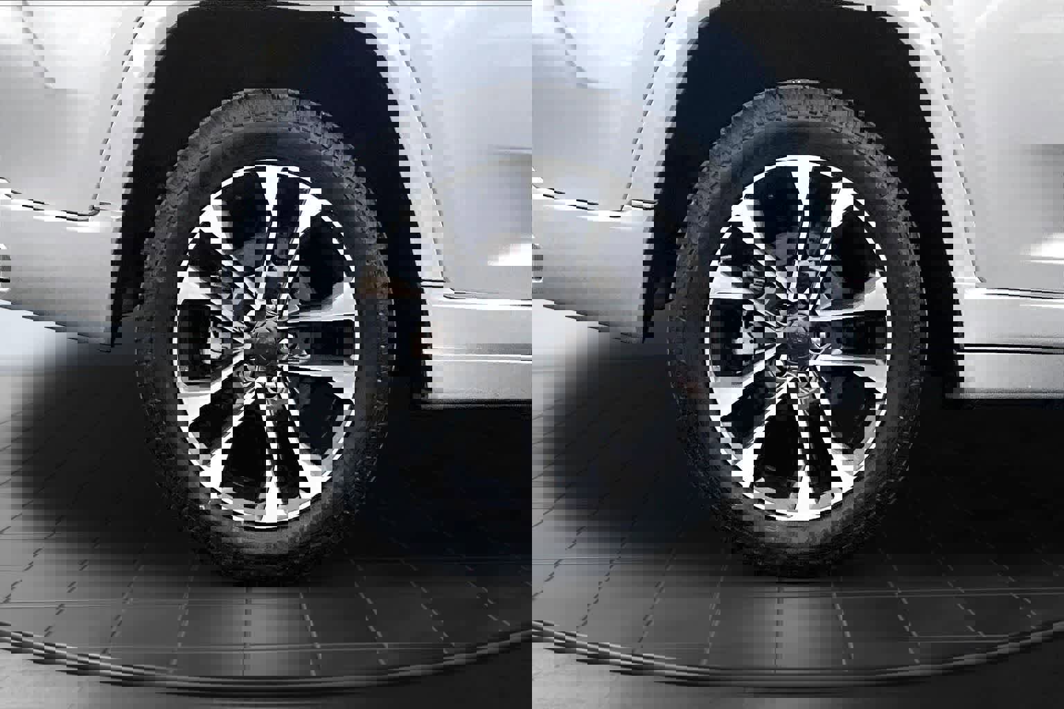 Used 2024 Jeep Grand Cherokee Overland image 36