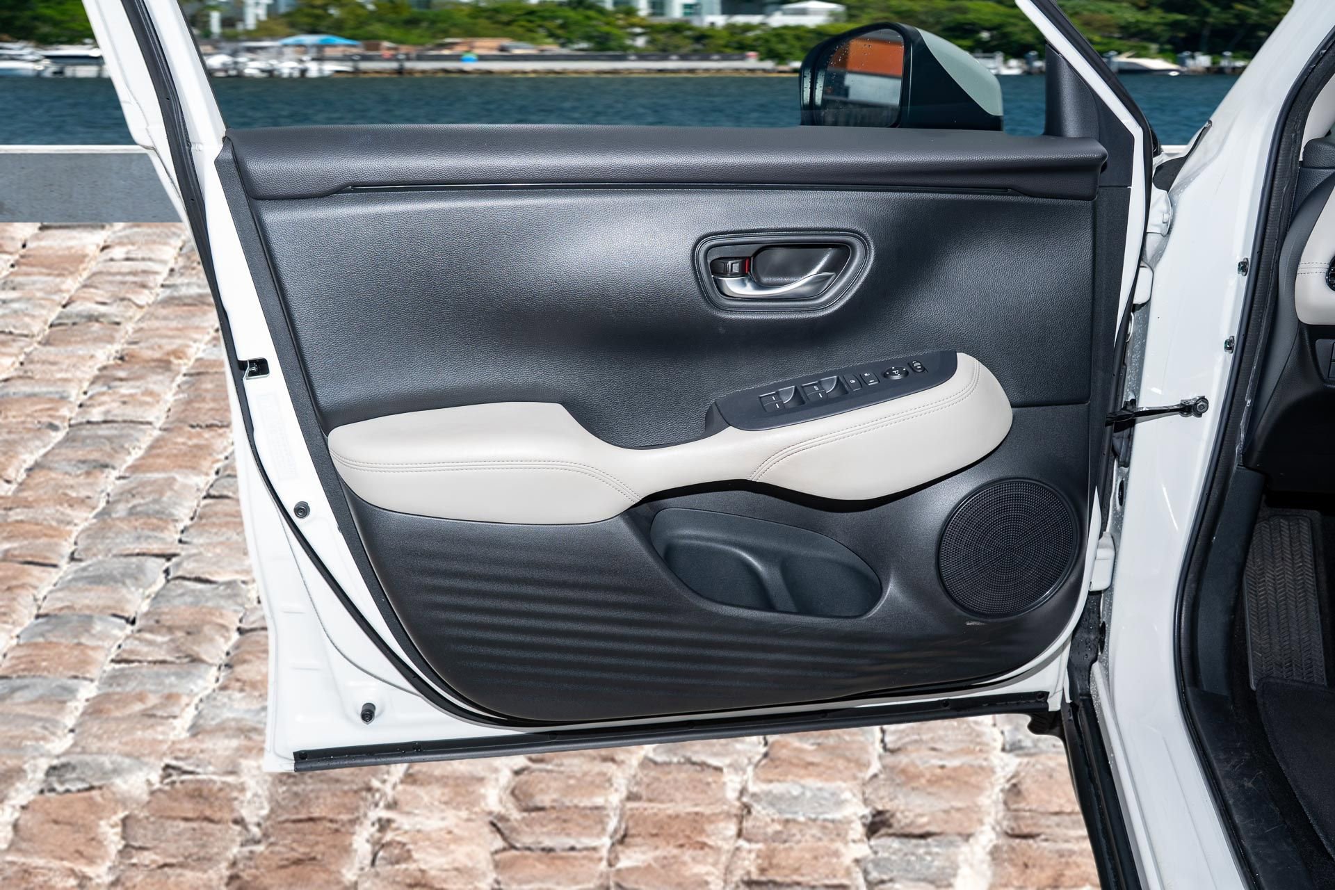 Used 2023 Honda HR-V LX image 10