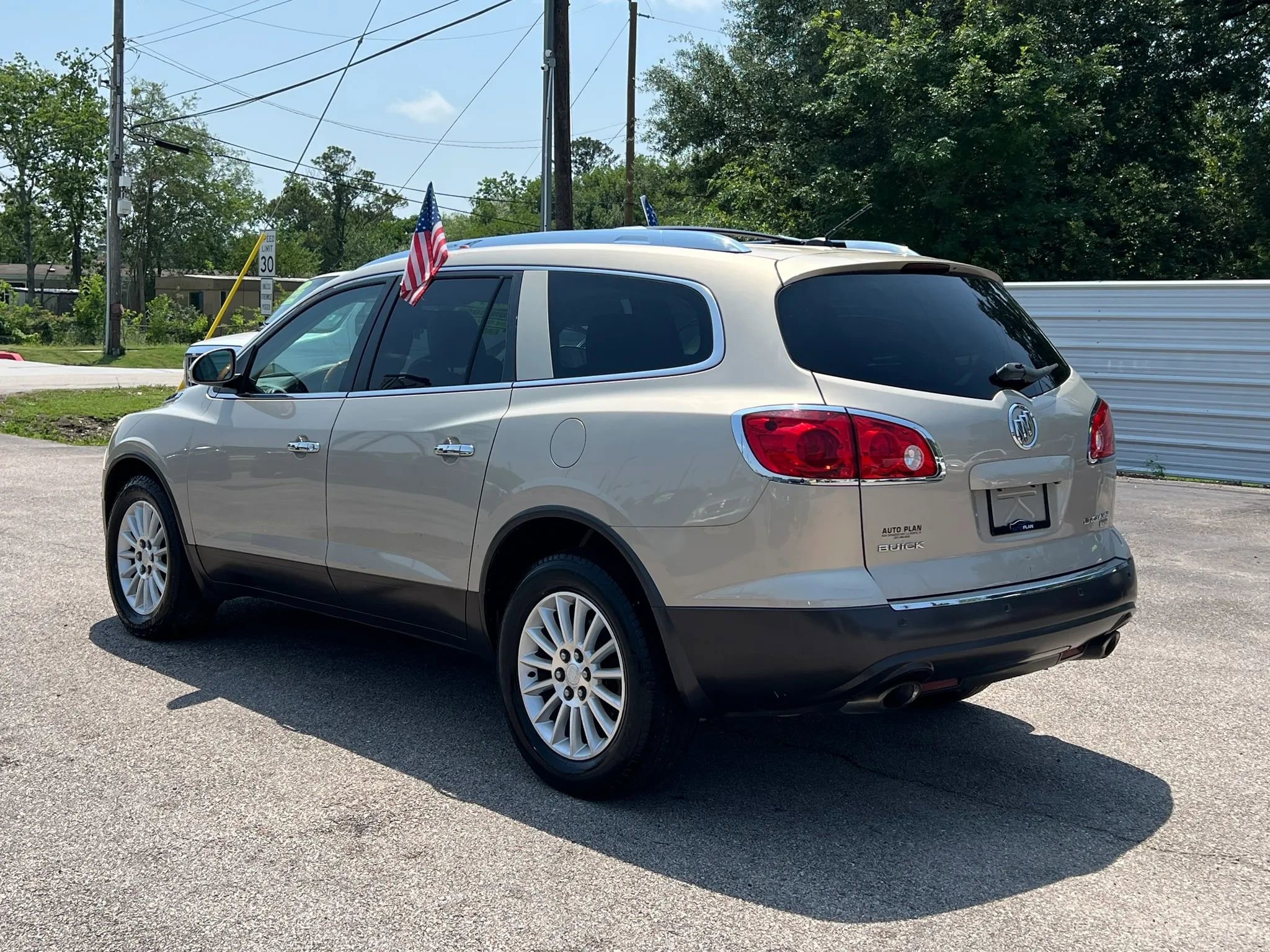 Used 2011 Buick Enclave CXL FWD image 8