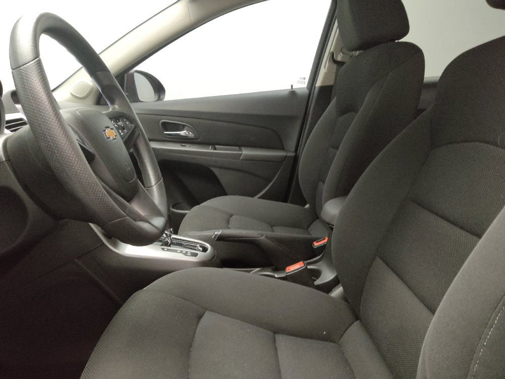 Used 2016 Chevrolet Cruze LT w/ Technology Package image 17