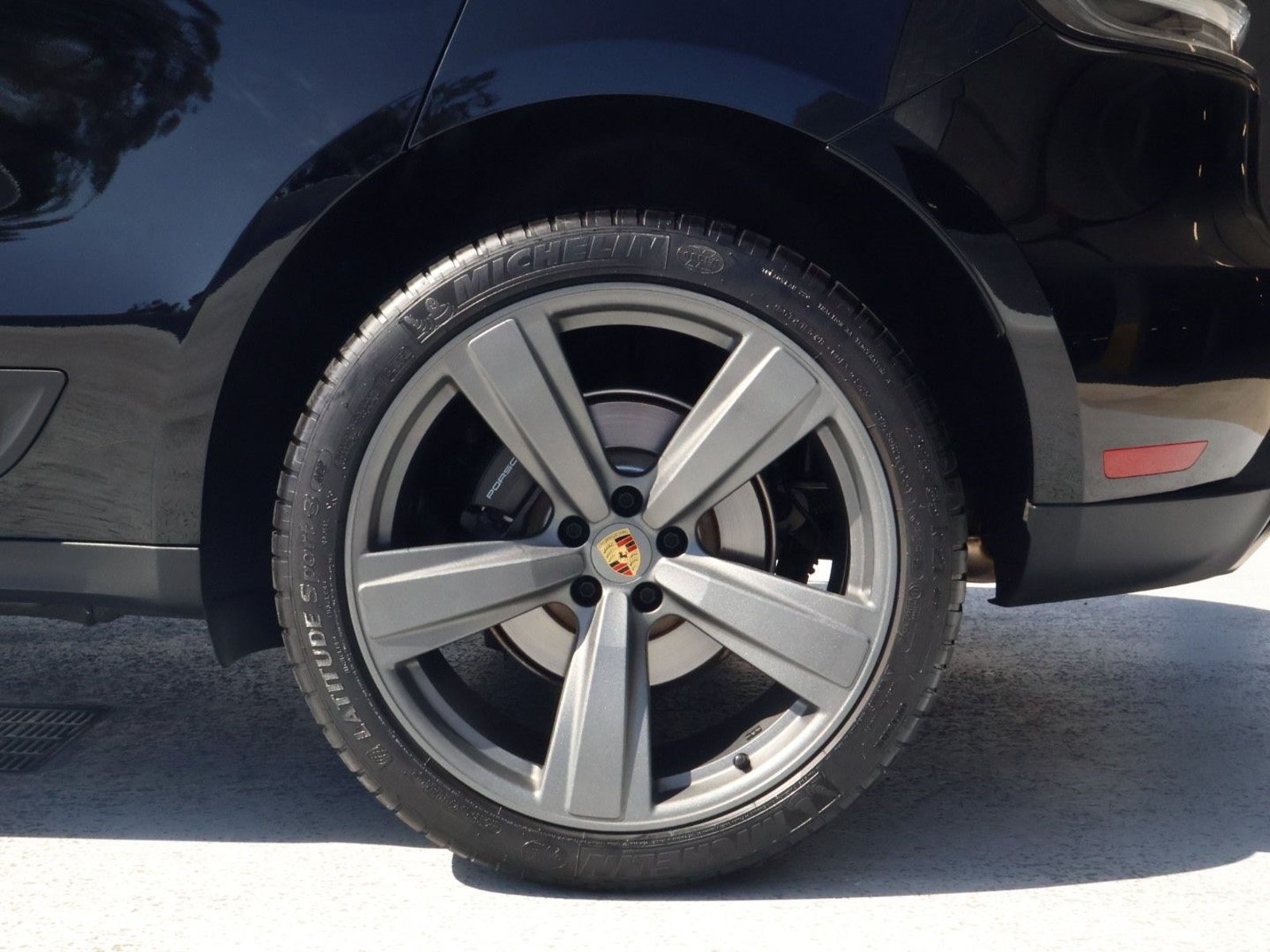 Certified 2026 Porsche Macan AWD/4WD image 27