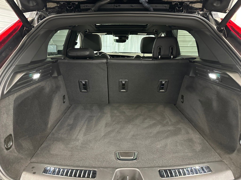 Certified 2022 Cadillac XT4 Premium Luxury w/ Enhanced Visibility Package image 30