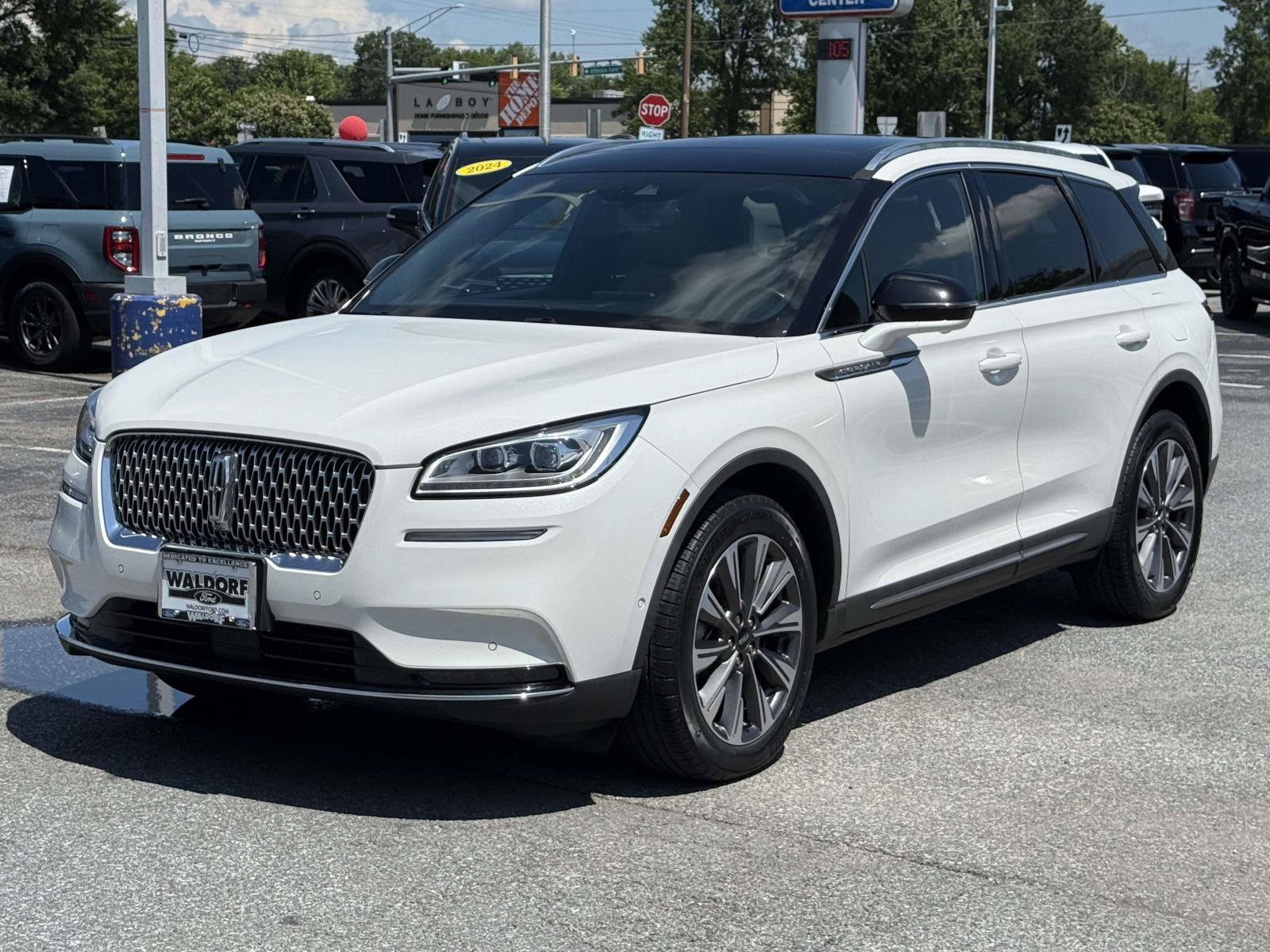 Used 2022 Lincoln Corsair Reserve w/ Equipment Group 201A AWD/4WD image 5