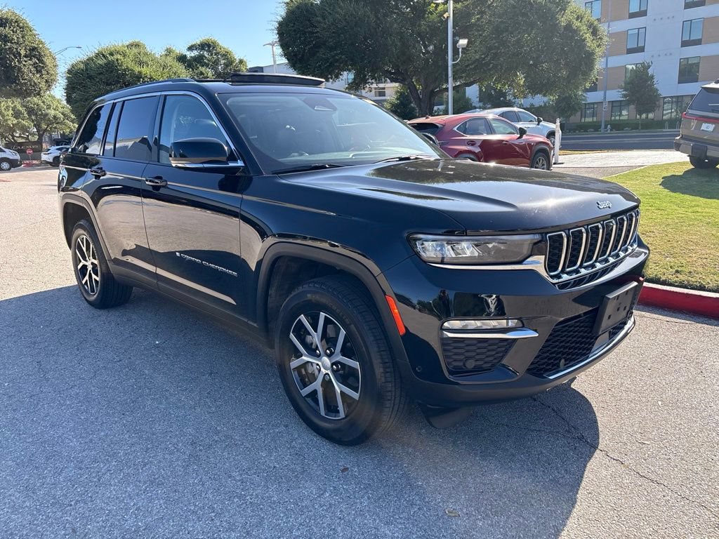 Used 2023 Jeep Grand Cherokee Limited w/ Luxury Tech Group II AWD/4WD image 7
