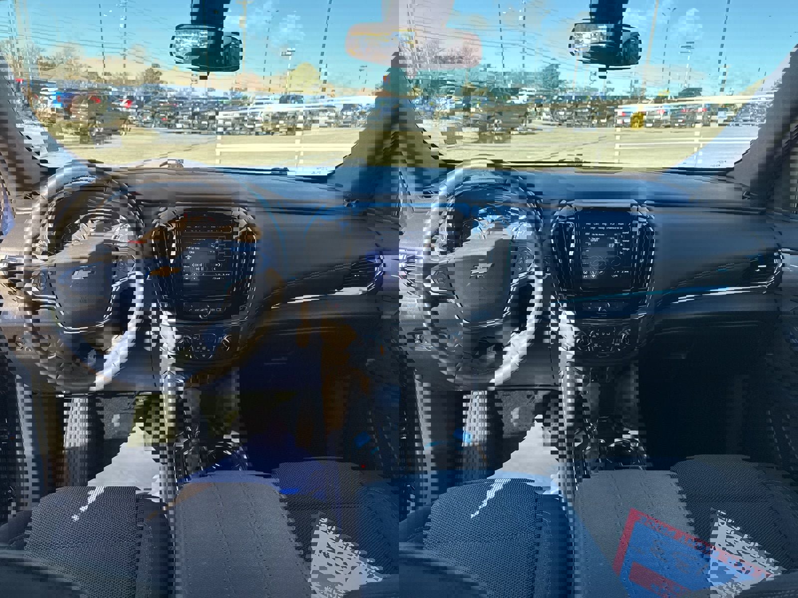 Used 2023 Chevrolet Traverse LT image 28