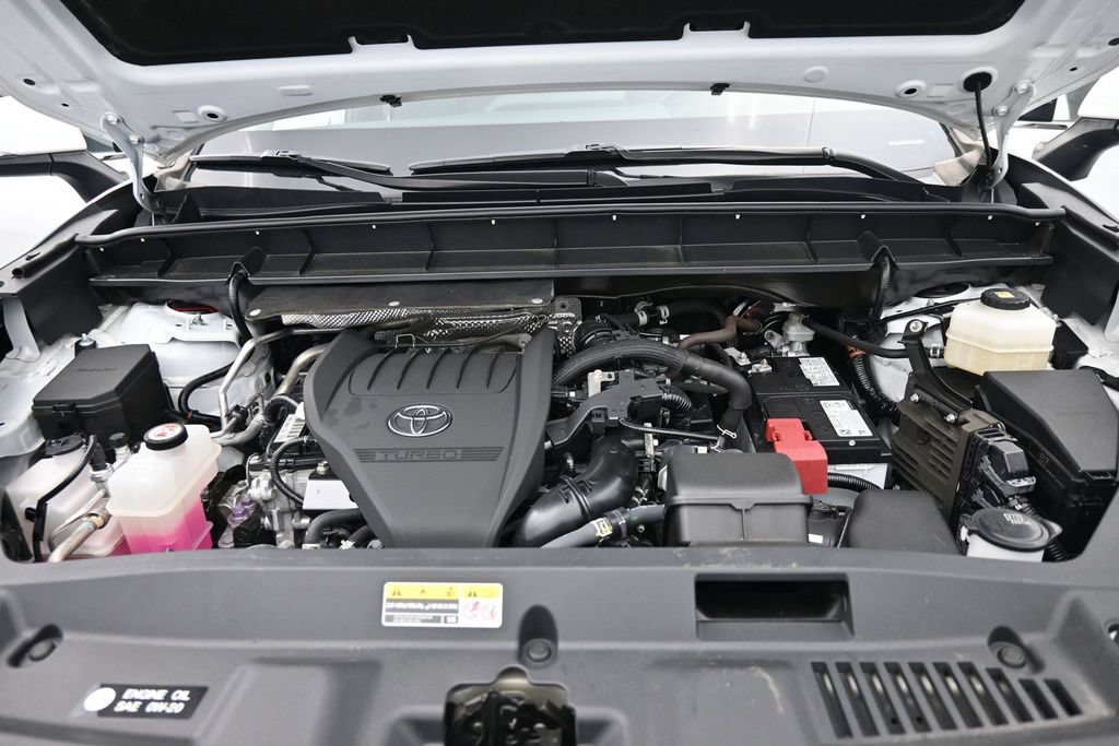 Used 2024 Toyota Highlander XLE FWD image 23