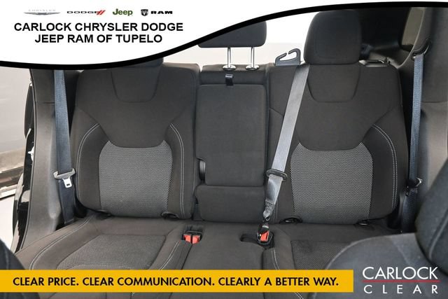 Used 2021 Jeep Cherokee Latitude FWD image 23