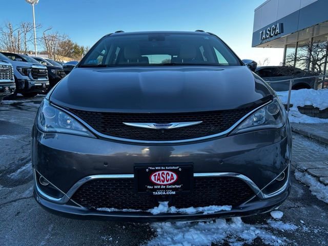 Used 2020 Chrysler Pacifica Limited w/ Tire & Wheel Group image 2