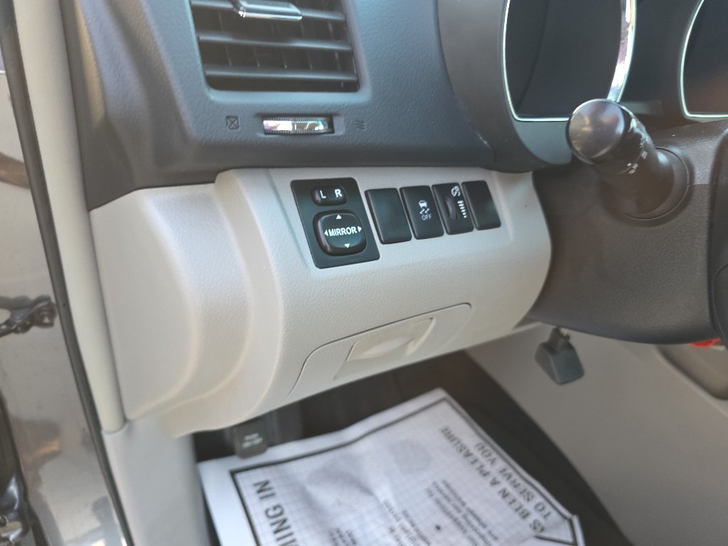 Used 2013 Toyota Highlander FWD image 11