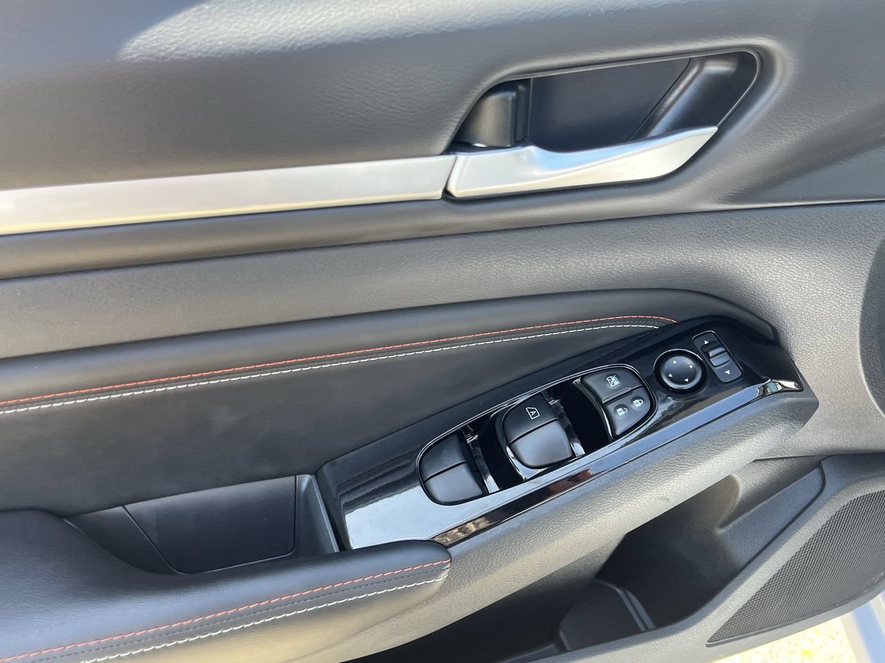 Used 2023 Nissan Altima 2.5 SR w/ SR Premium Package FWD image 22