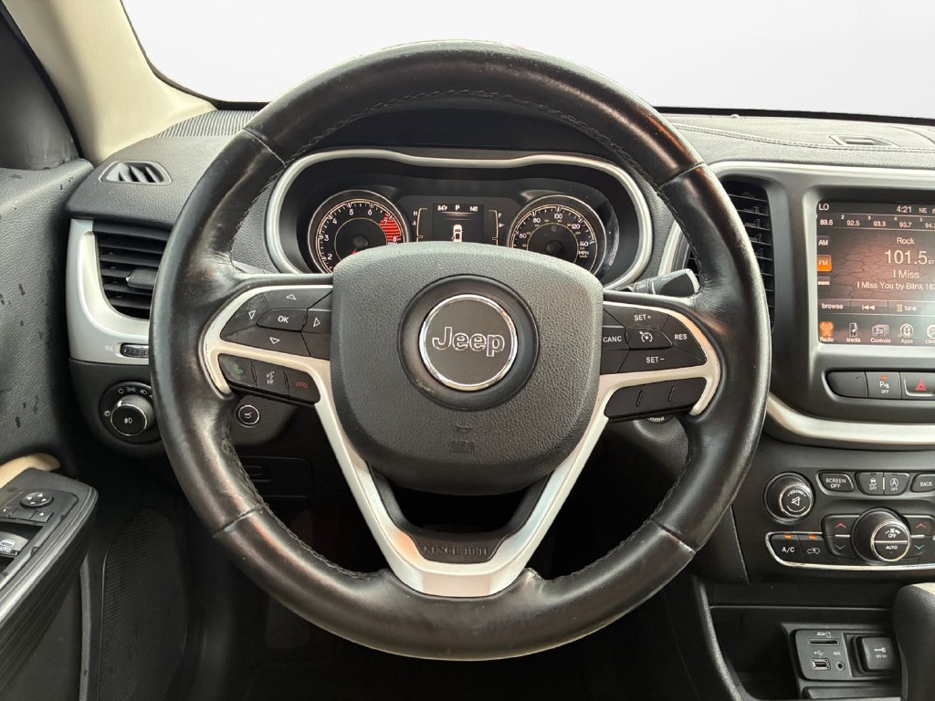 Used 2016 Jeep Cherokee Latitude w/ Comfort/Convenience Group FWD image 20