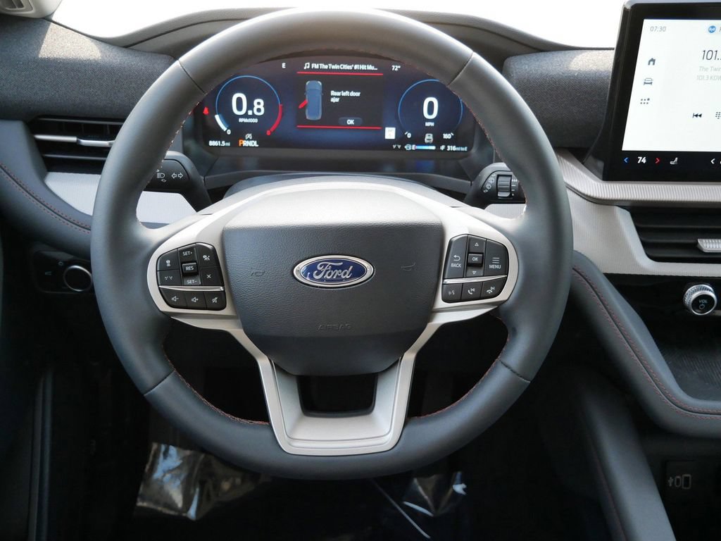 Used 2026 Ford Explorer Active AWD/4WD image 13