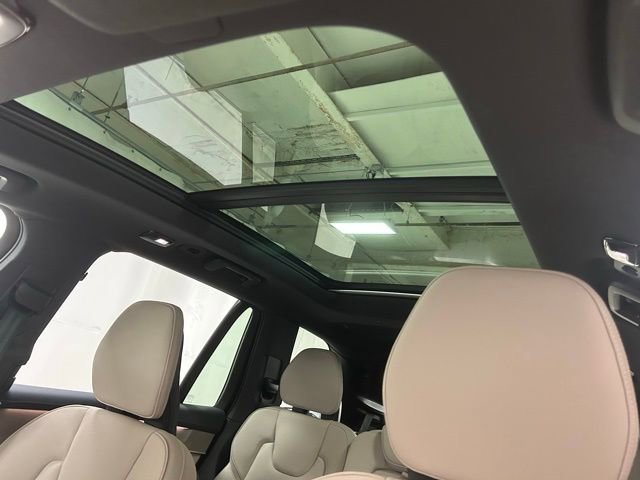 Used 2025 Volvo XC90 B5 Plus AWD/4WD image 25