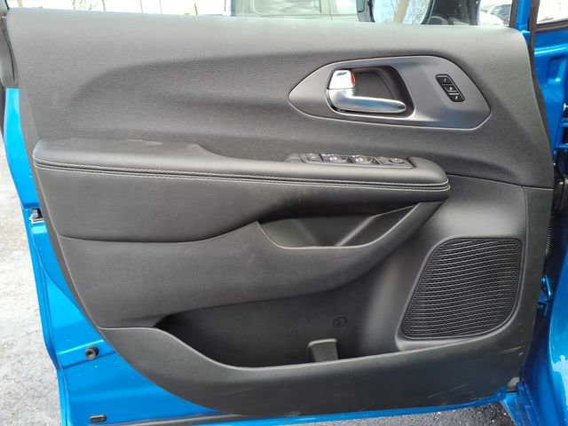 New 2026 Chrysler Pacifica Select image 10