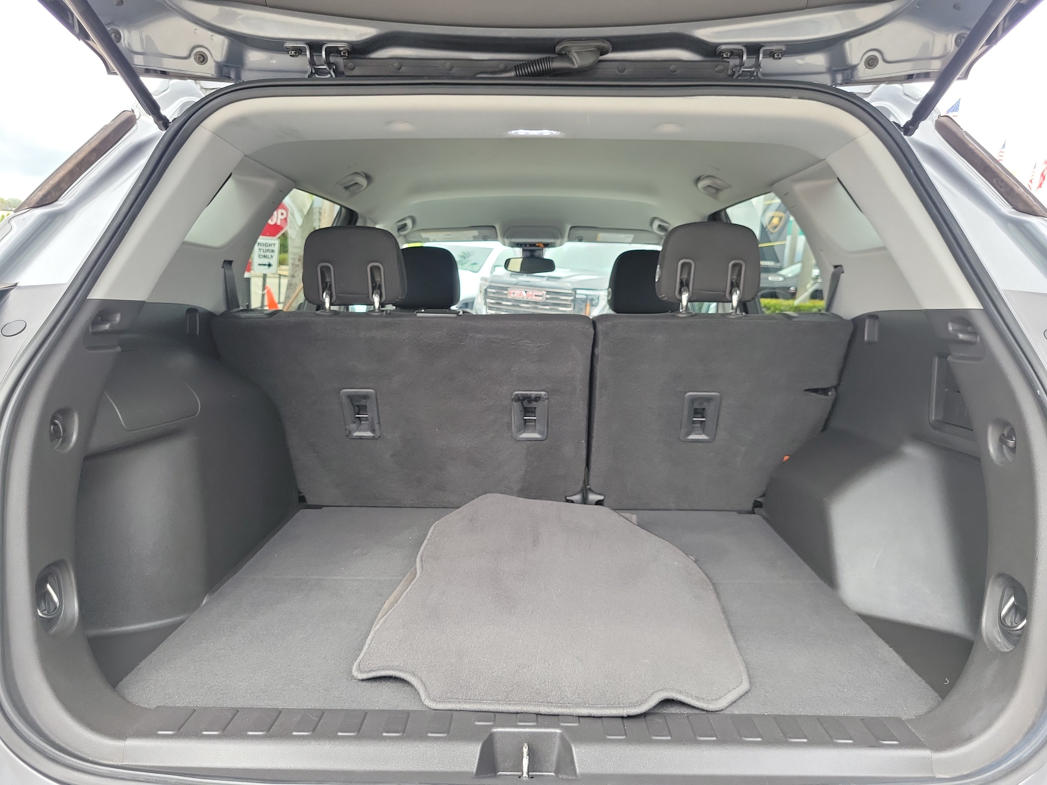 Used 2020 GMC Terrain SLE FWD image 15