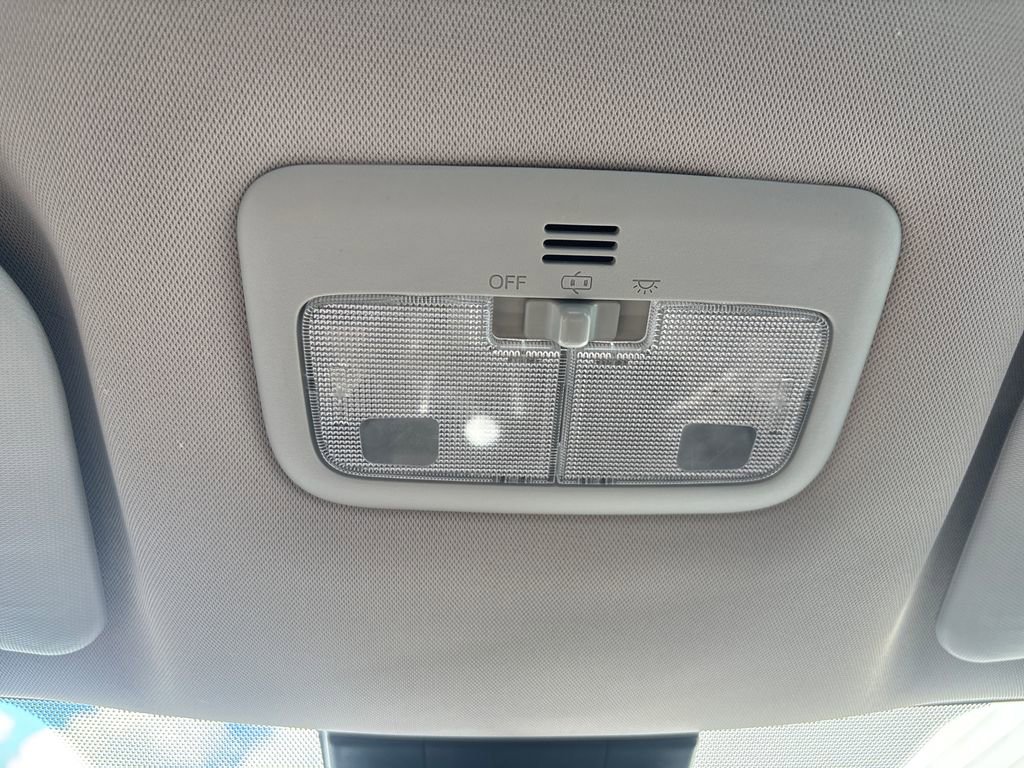 Used 2018 Toyota Corolla SE FWD image 15