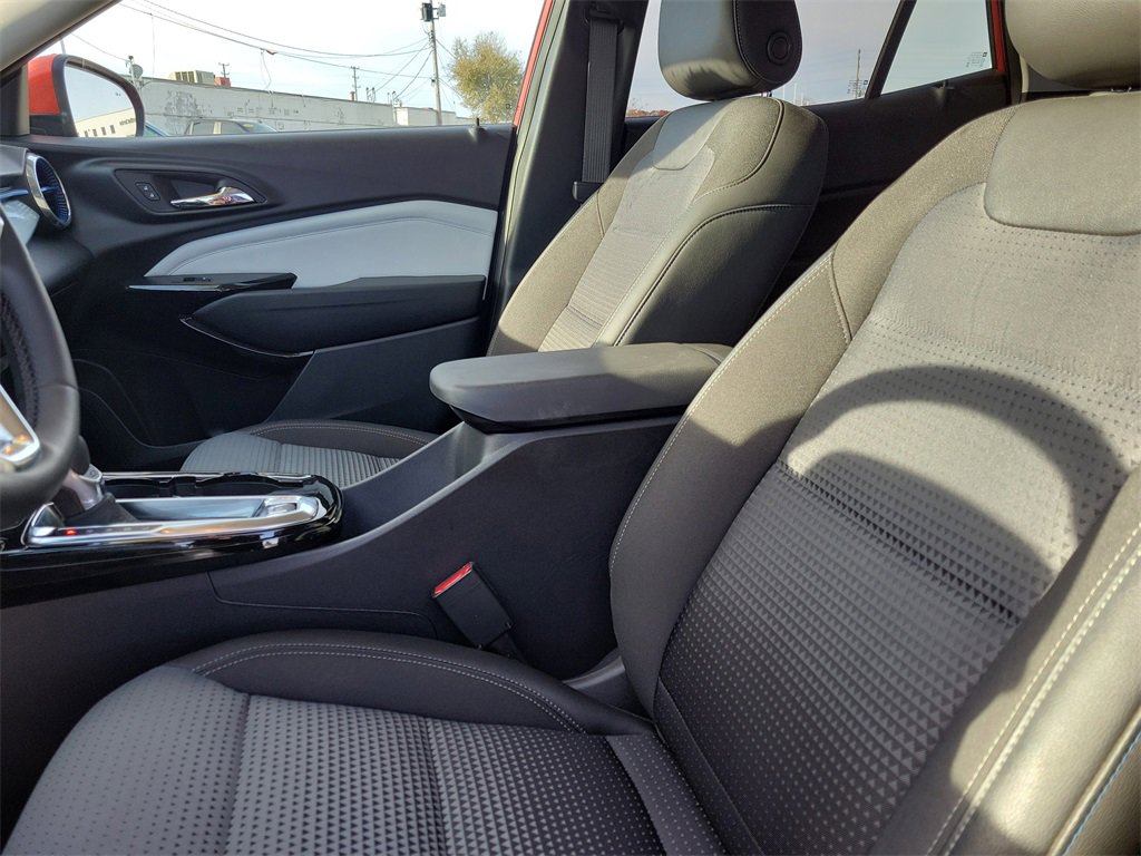 Used 2024 Chevrolet Trax LT w/ Driver Confidence Package image 17