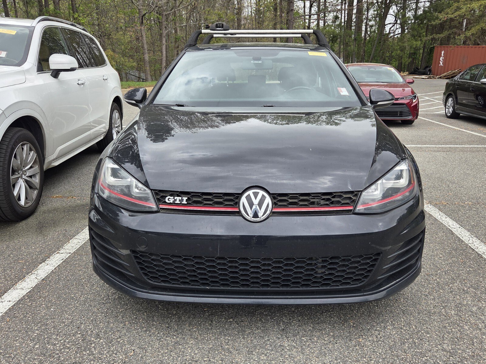 Used 2015 Volkswagen Golf S image 2