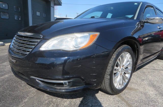 Used 2012 Chrysler 200 Limited w/ Sun/Sound Group FWD image 32
