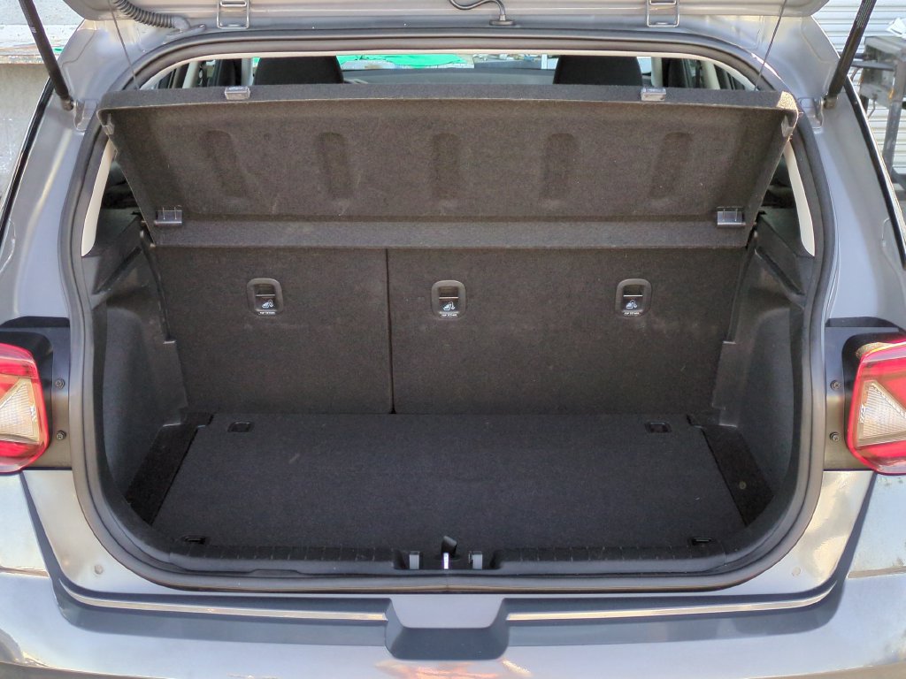 Certified 2025 Hyundai Venue SEL FWD image 12