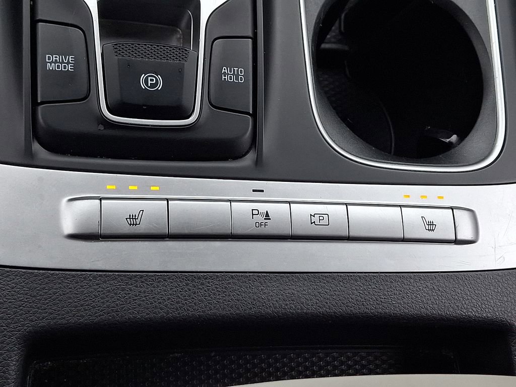 Used 2024 Kia Carnival LX image 25