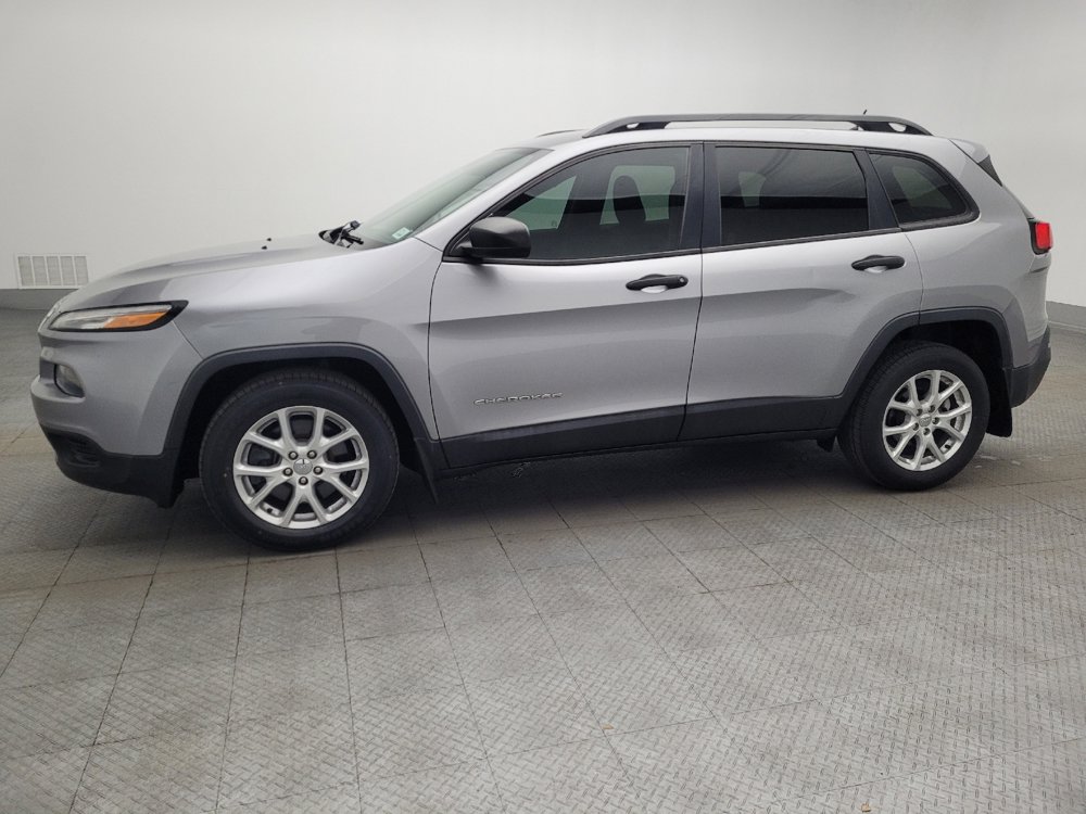 Used 2015 Jeep Cherokee Sport FWD image 2