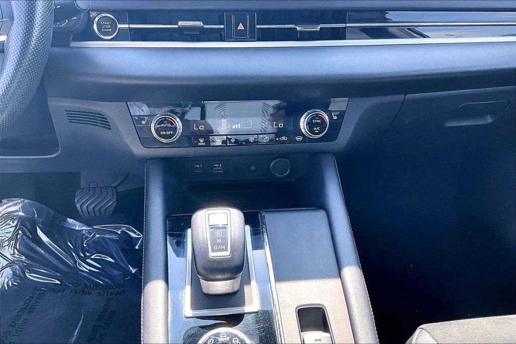 Used 2024 Mitsubishi Outlander SE Black Edition image 15