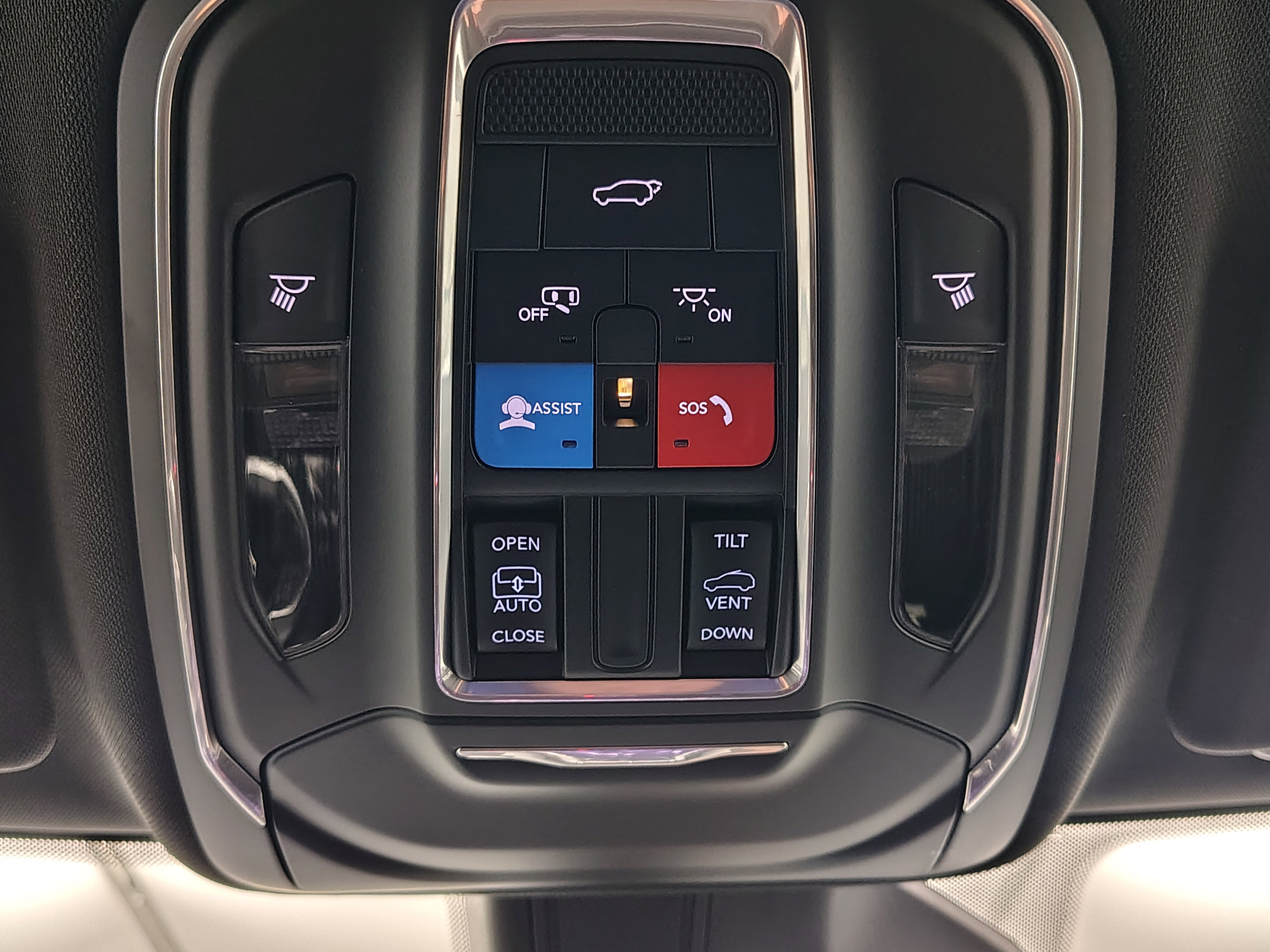 New 2025 Jeep Grand Cherokee Altitude image 30