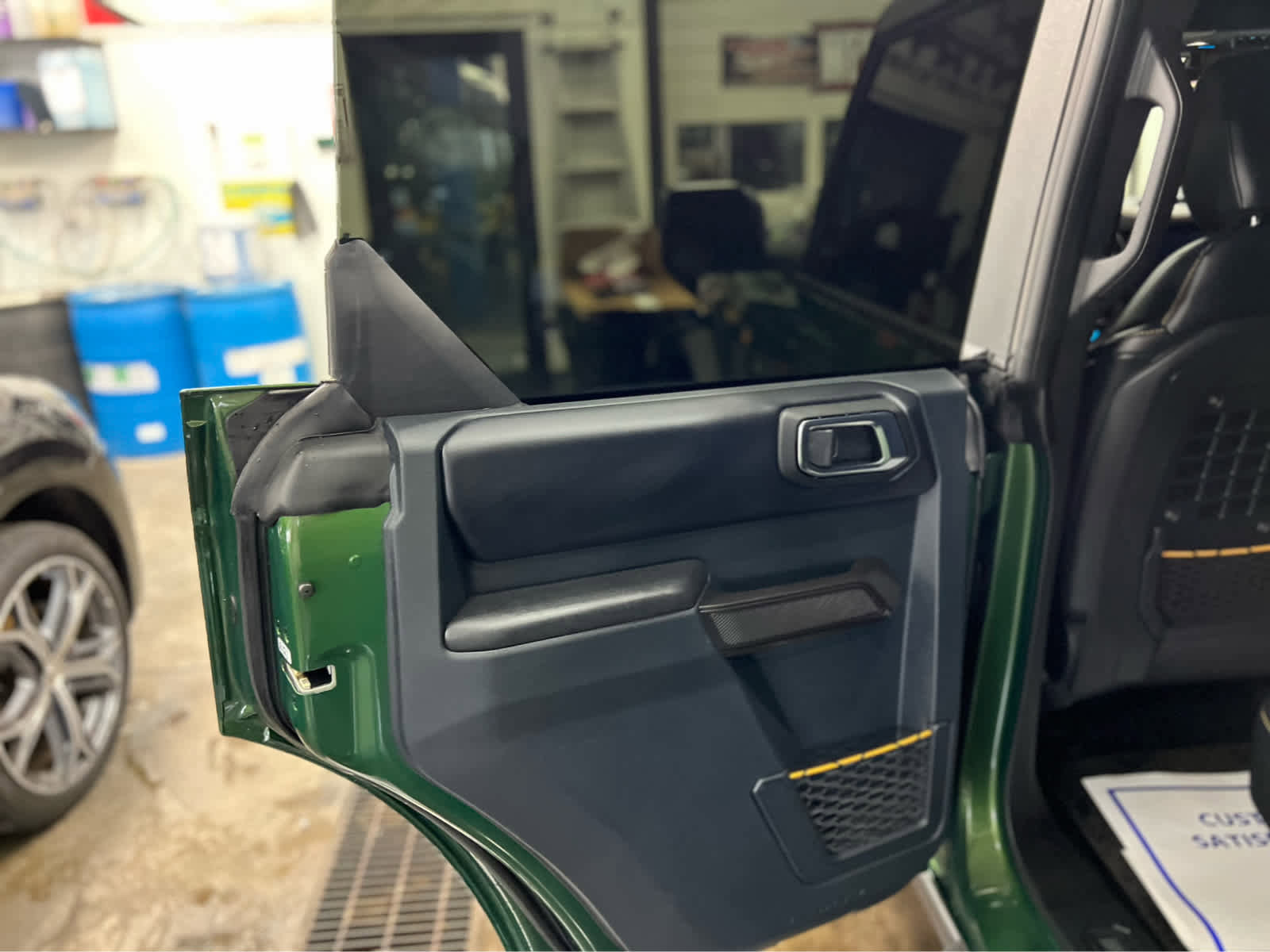 Used 2024 Ford Bronco Badlands image 28