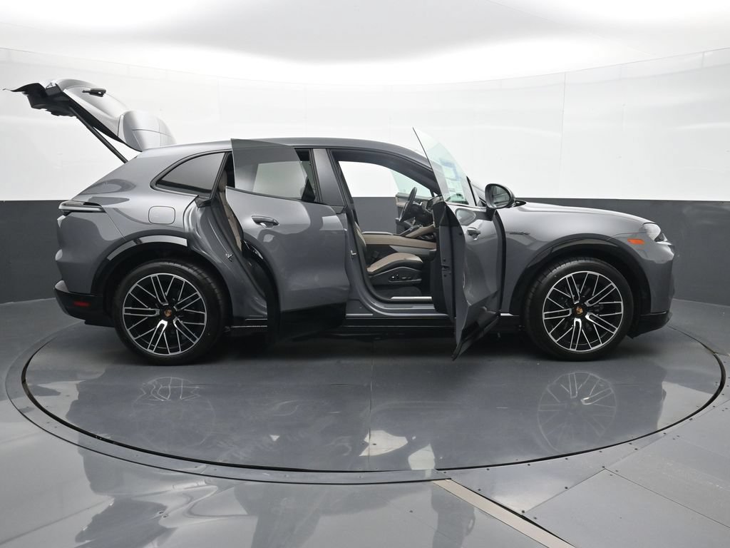 New 2026 Porsche Cayenne Electric AWD/4WD image 34
