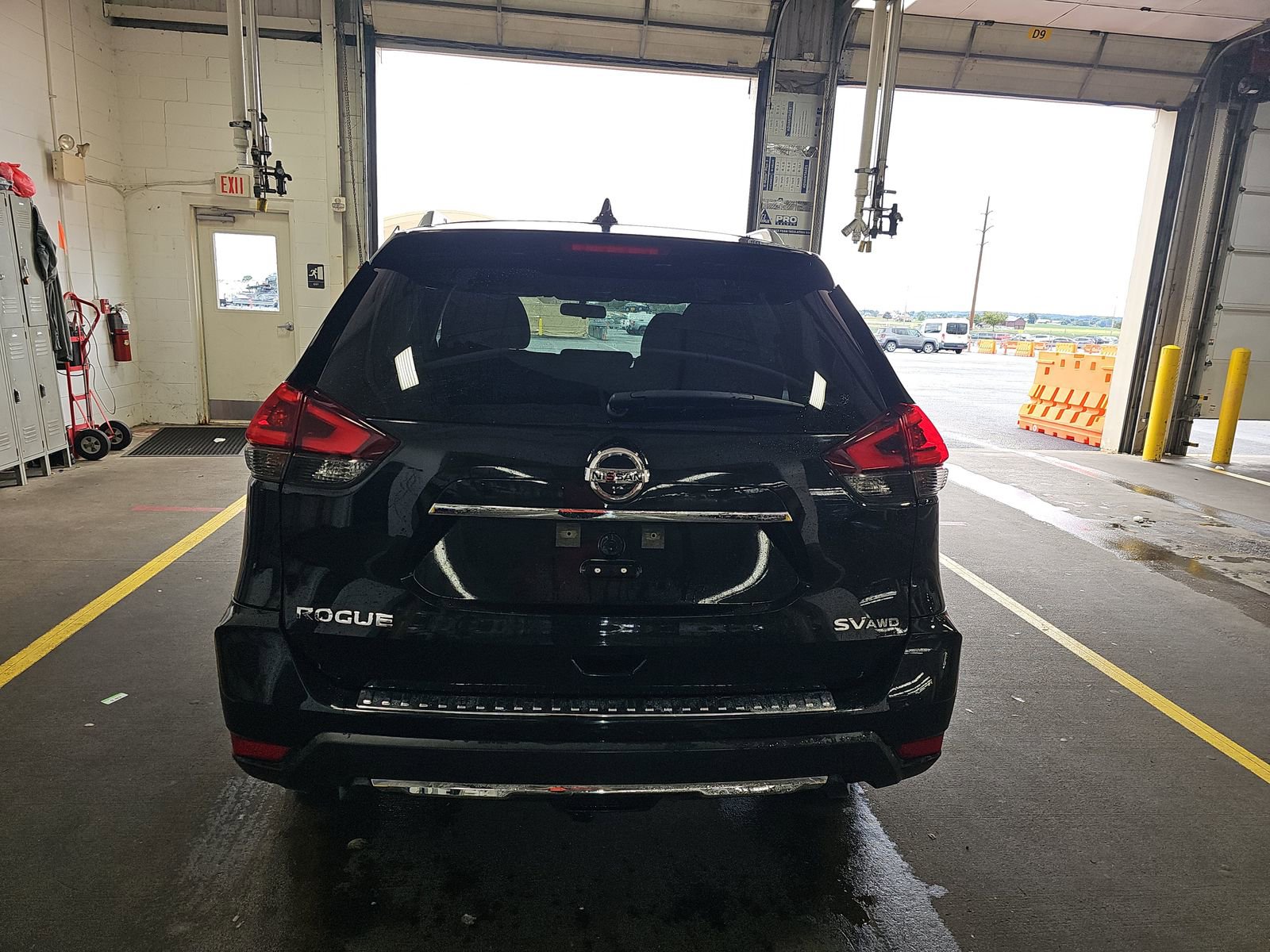 Used 2018 Nissan Rogue SV image 8