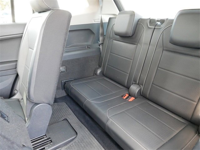 Used 2021 Volkswagen Tiguan SE image 21