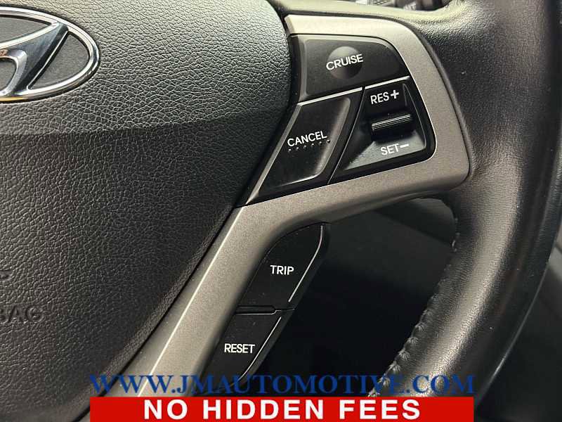 Used 2017 Hyundai Veloster Value Edition image 39