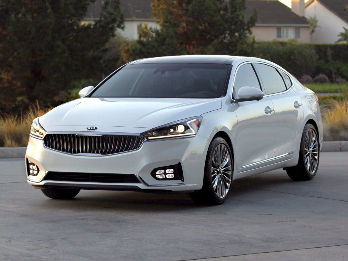 Used 2019 Kia Cadenza Limited FWD image 1