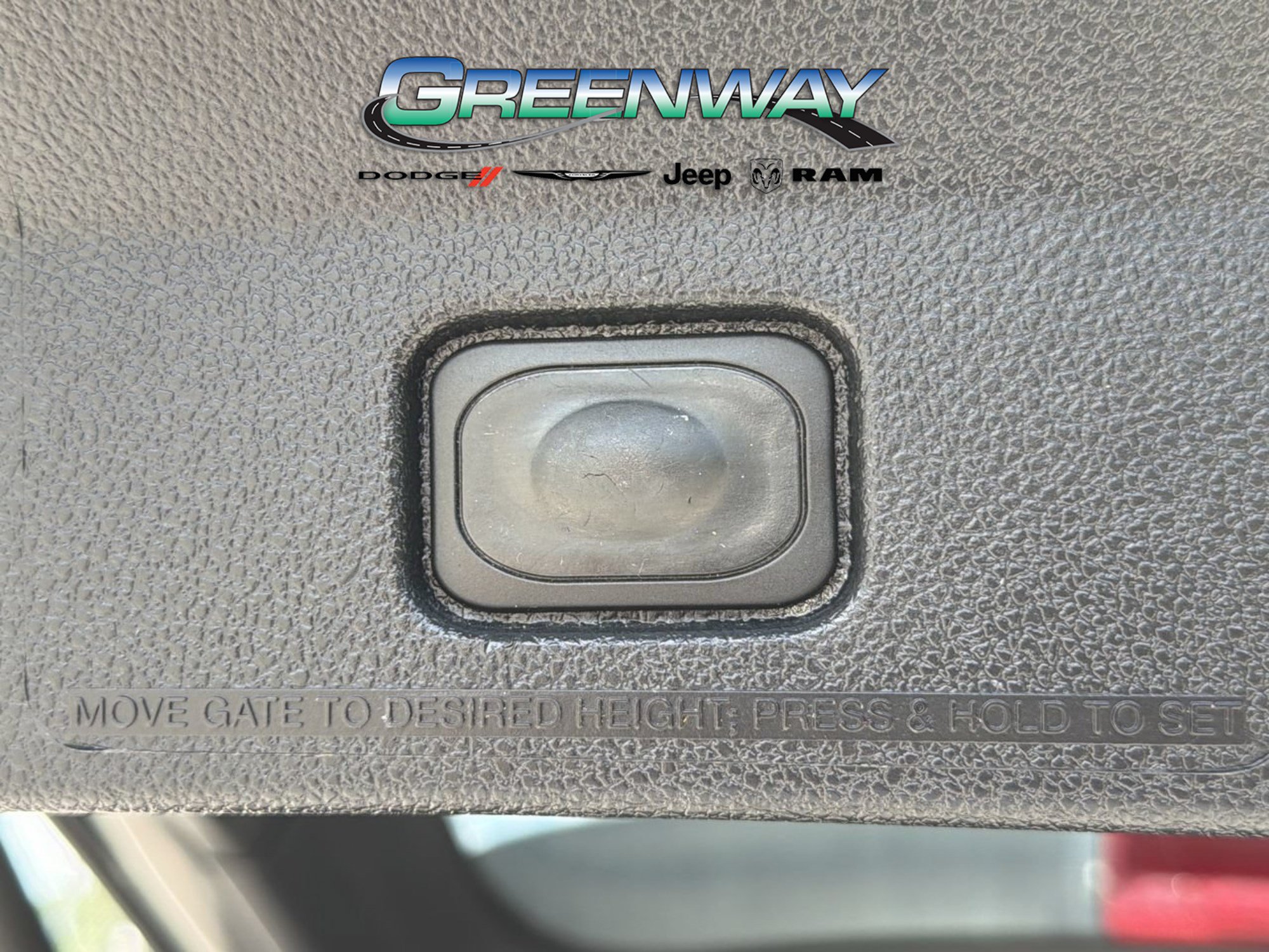 Used 2016 Ford Explorer XLT w/ Equipment Group 202A FWD image 7