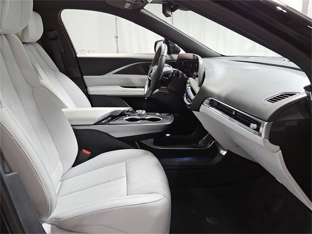 Used 2024 Cadillac Lyriq Sport image 25