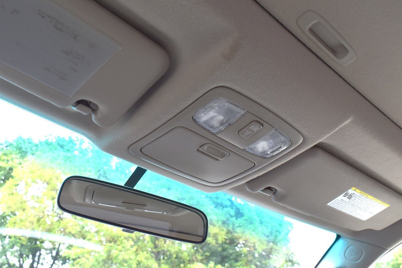 Used 2008 Toyota 4Runner SR5 AWD/4WD image 18