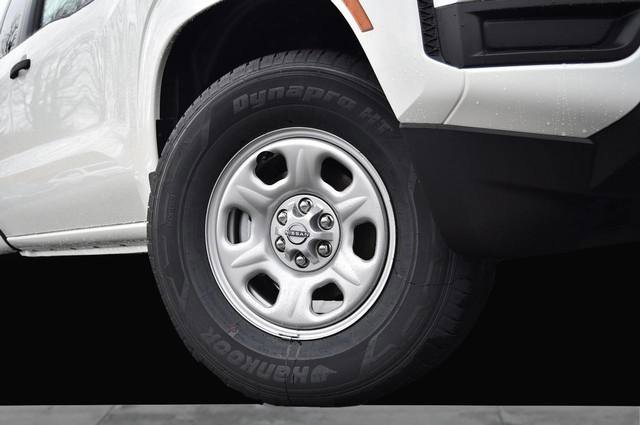 New 2026 Nissan Frontier S image 3